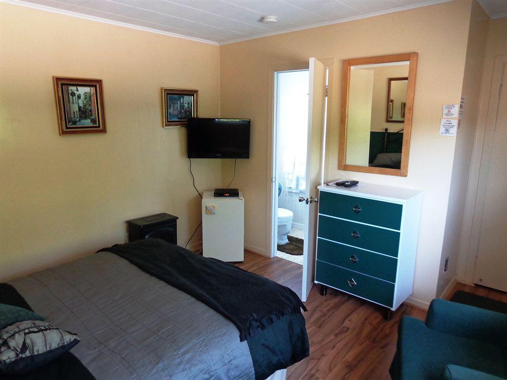 Motel Des Deux Lacs Waterloo Buitenkant foto