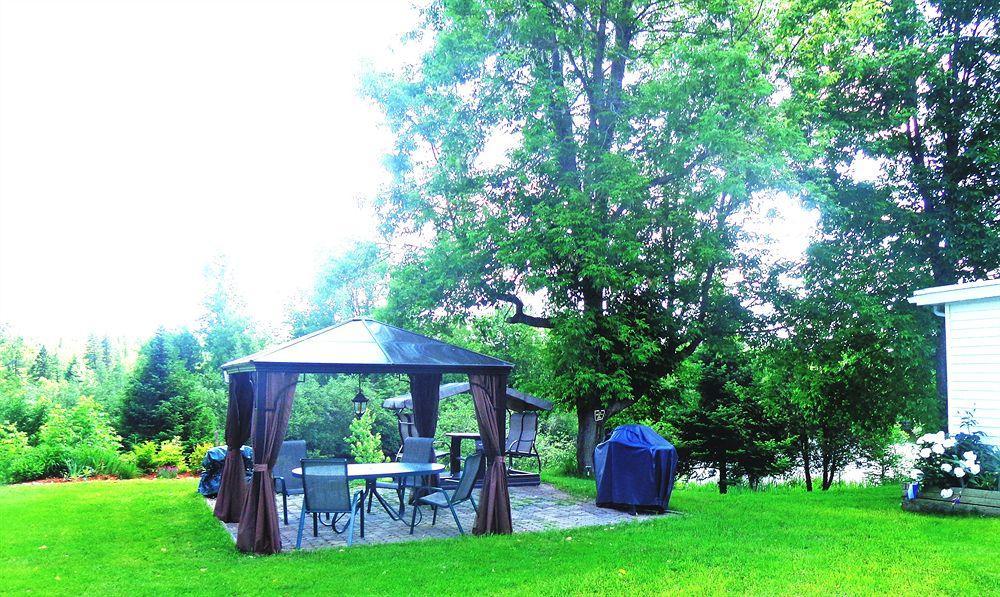 Motel Des Deux Lacs Waterloo Buitenkant foto