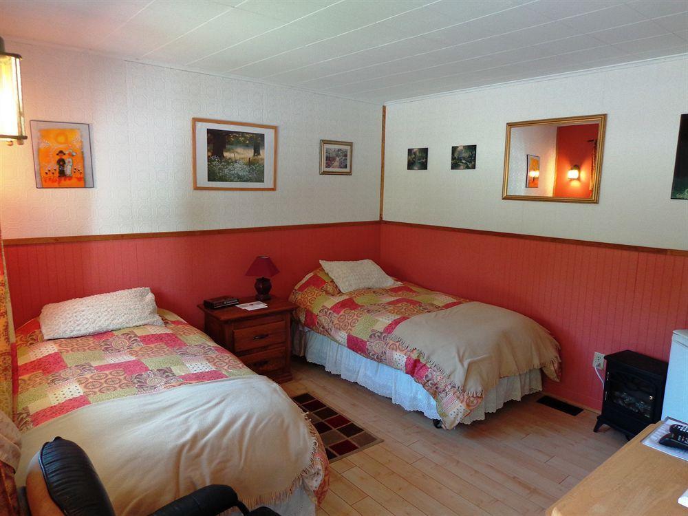 Motel Des Deux Lacs Waterloo Buitenkant foto