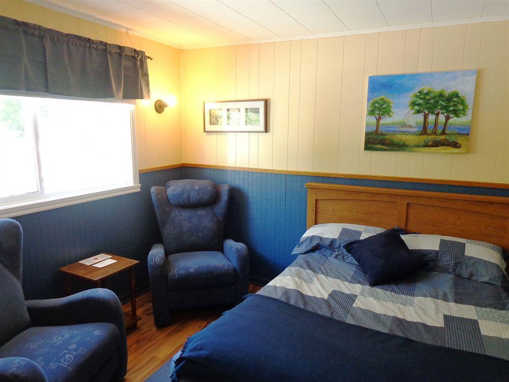 Motel Des Deux Lacs Waterloo Buitenkant foto