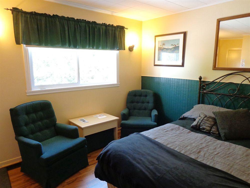 Motel Des Deux Lacs Waterloo Buitenkant foto