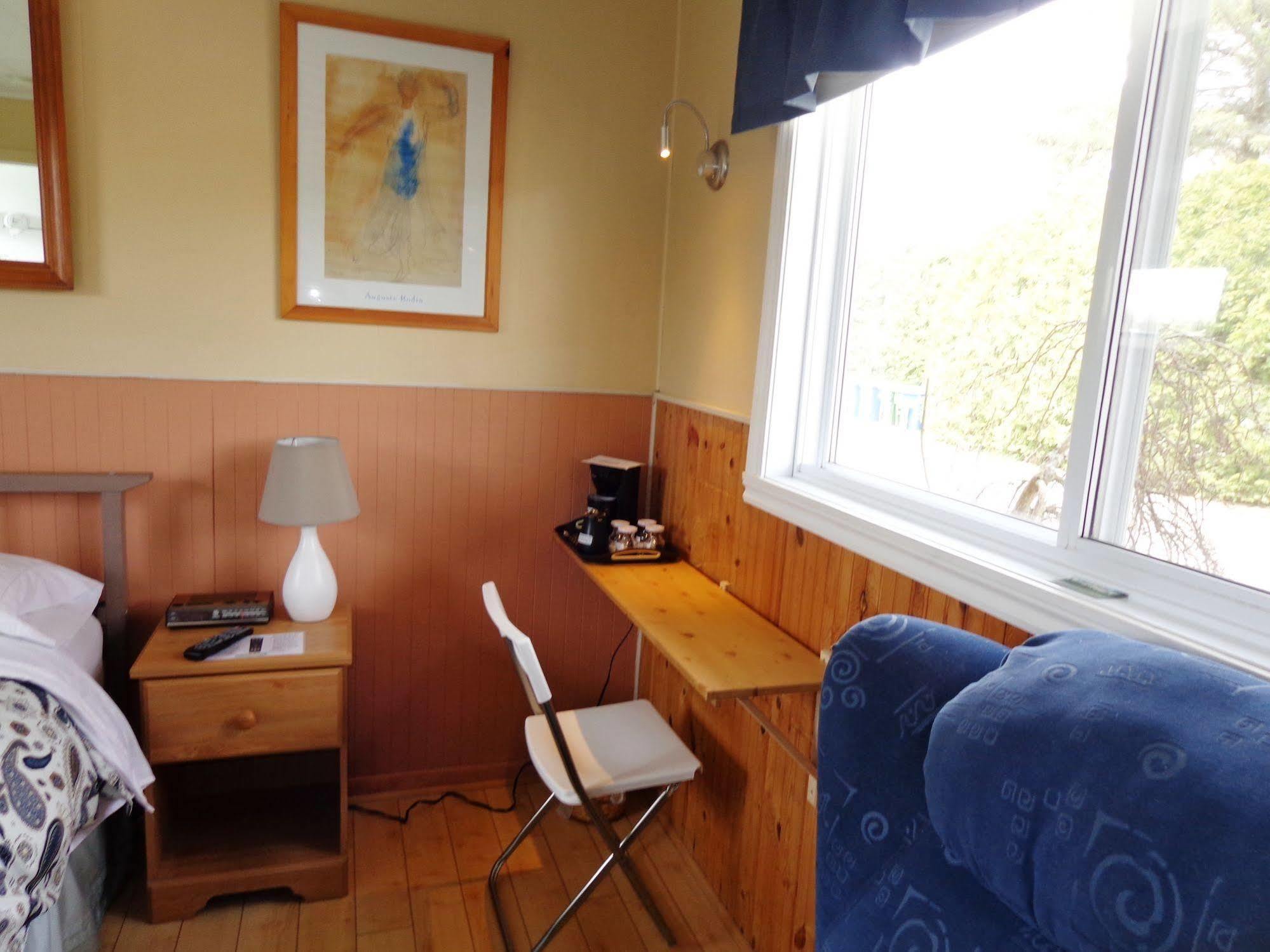 Motel Des Deux Lacs Waterloo Buitenkant foto