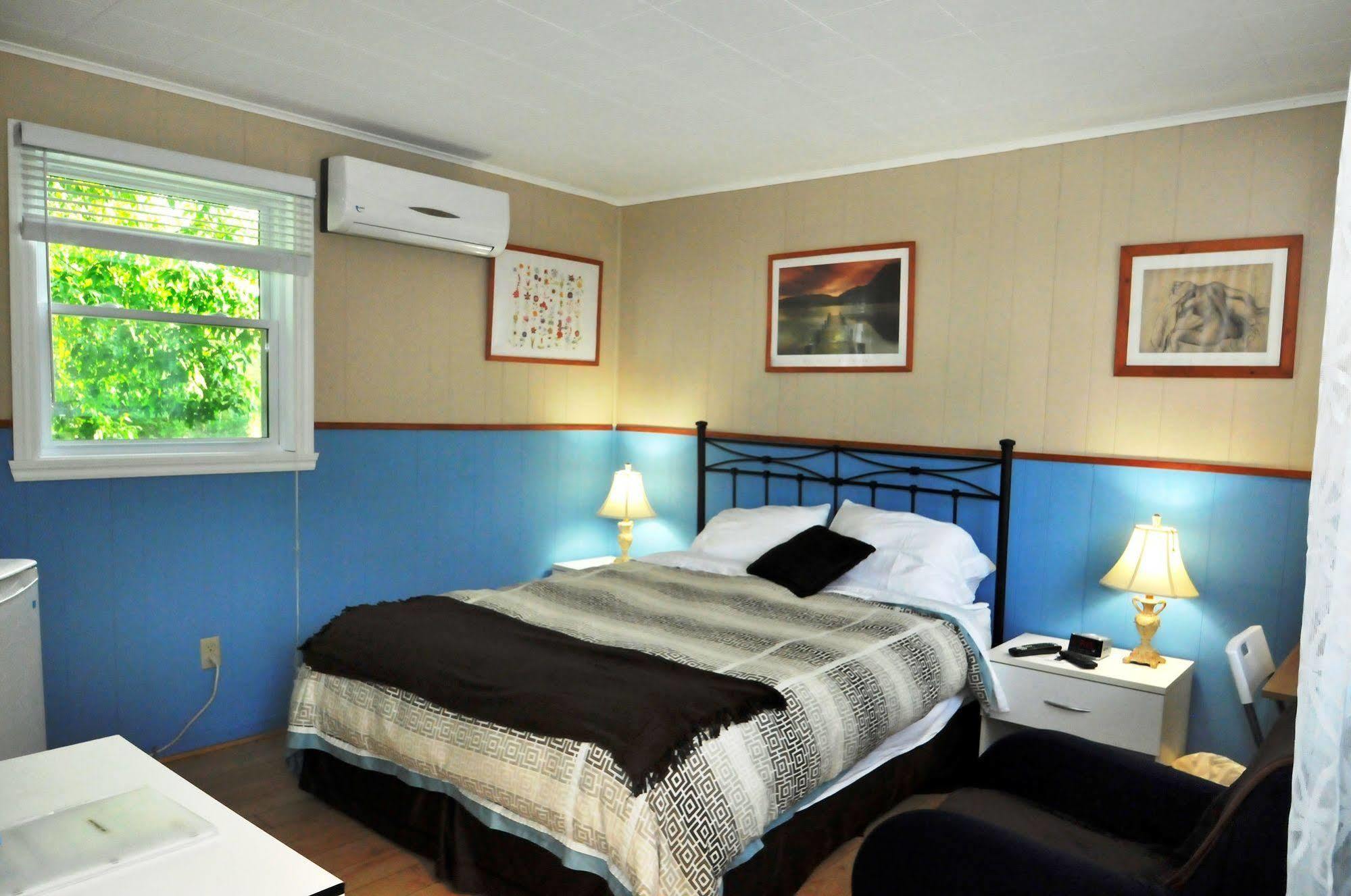 Motel Des Deux Lacs Waterloo Buitenkant foto