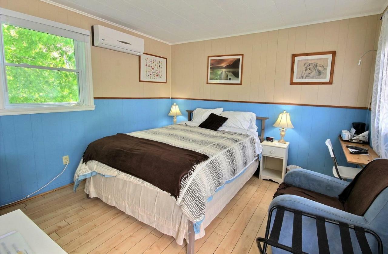 Motel Des Deux Lacs Waterloo Buitenkant foto