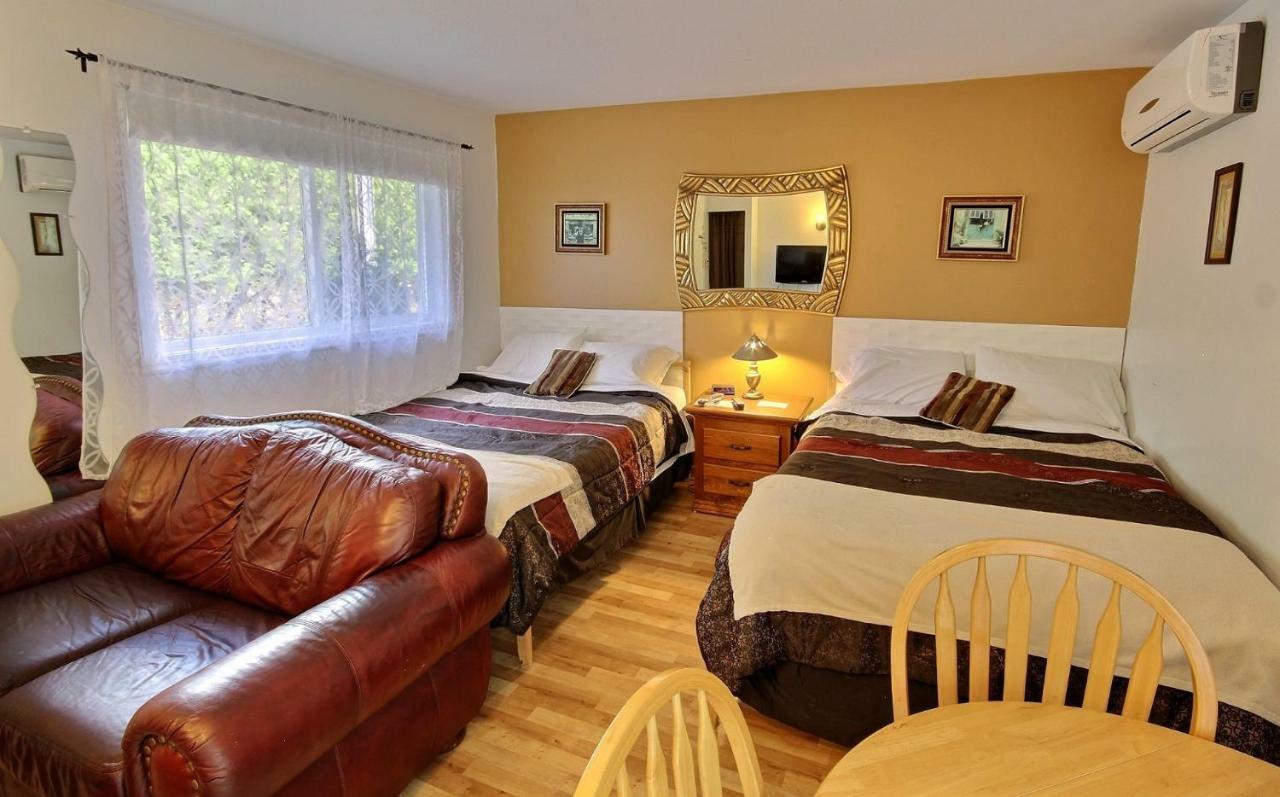 Motel Des Deux Lacs Waterloo Buitenkant foto