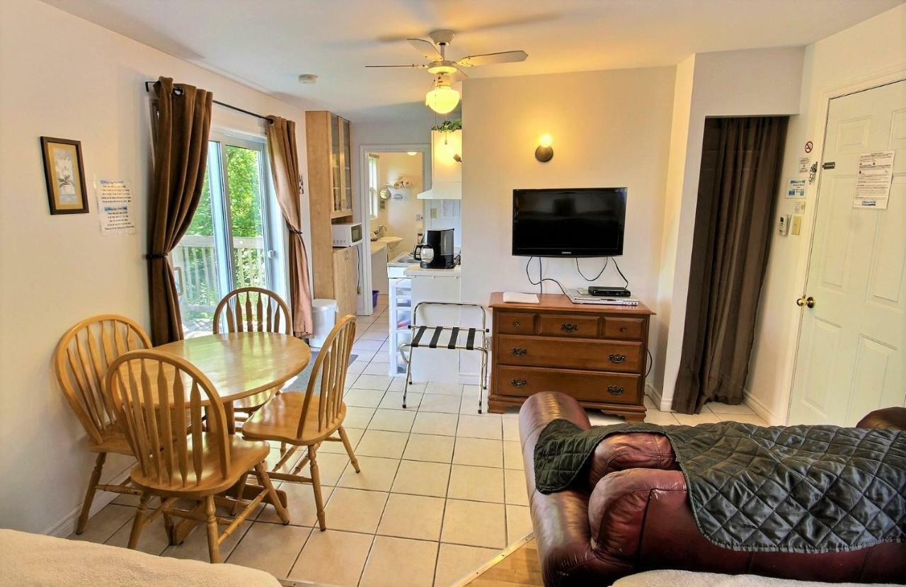 Motel Des Deux Lacs Waterloo Buitenkant foto