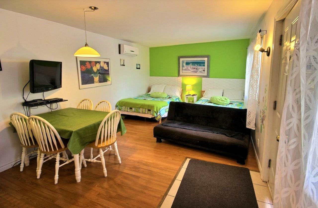 Motel Des Deux Lacs Waterloo Buitenkant foto