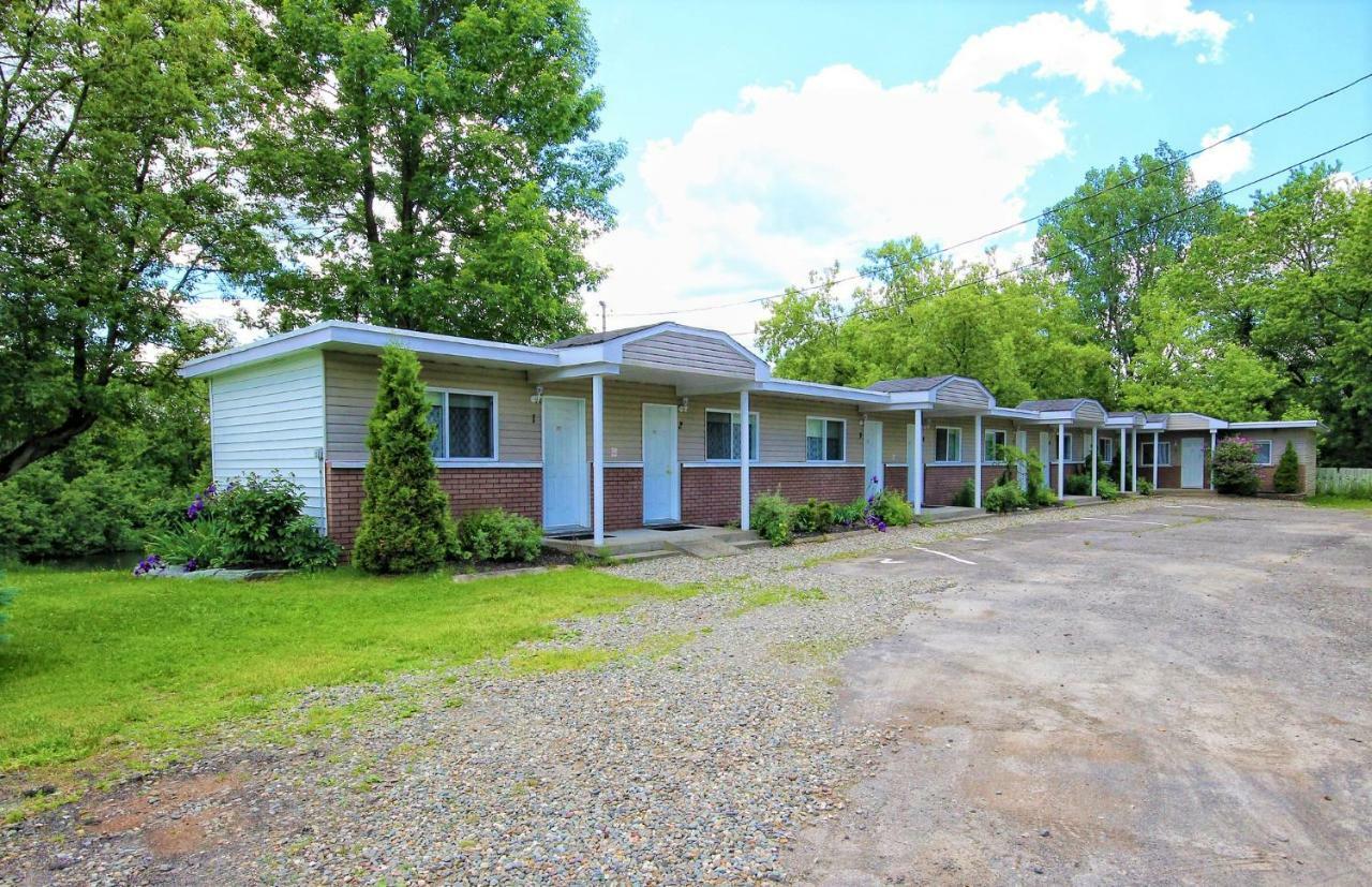 Motel Des Deux Lacs Waterloo Buitenkant foto